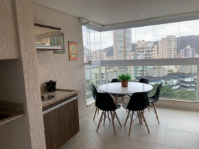 Apartamento Alto Padrão / prédio com piscina e quadra.